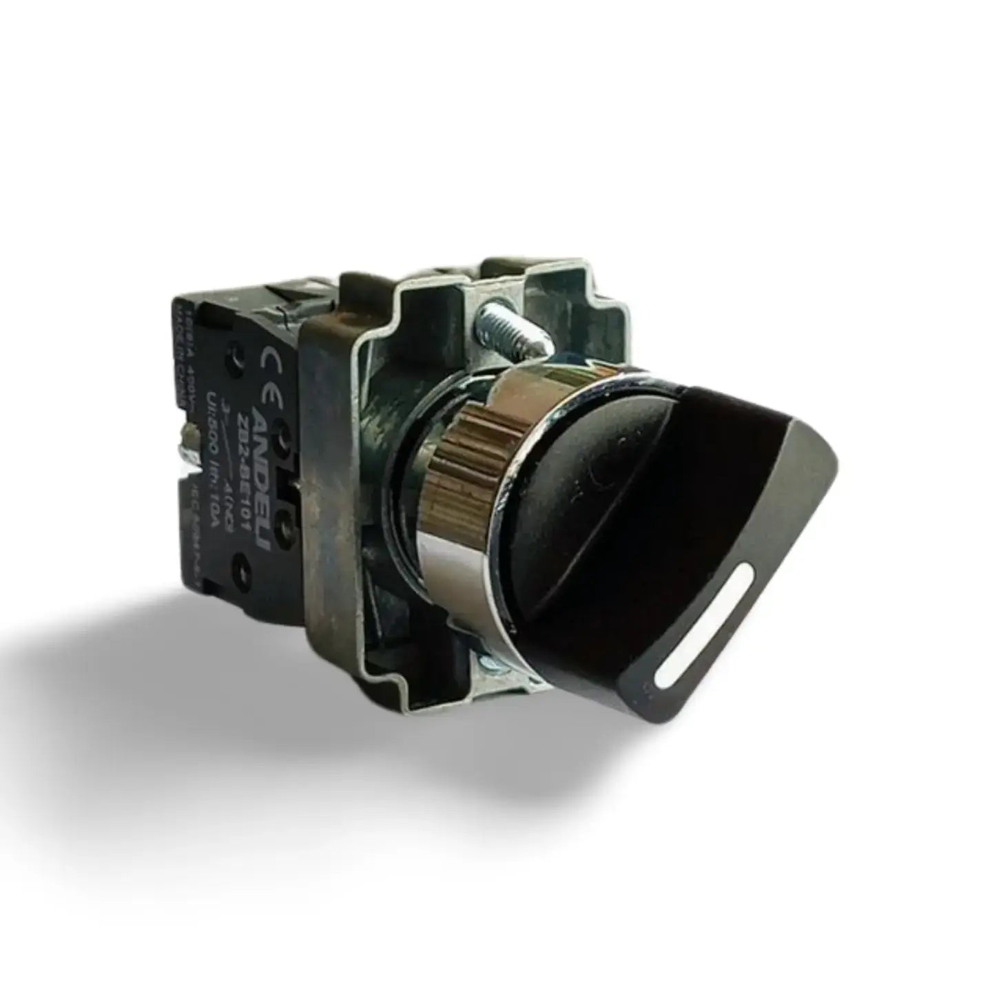 Andeli DB2-BD33 selector switch with 3 positions for versatile control panel use. Robust and durable design ensures reliable multi-position switching in industrial and automation systems. Easy to install and operate with clear position indicators.