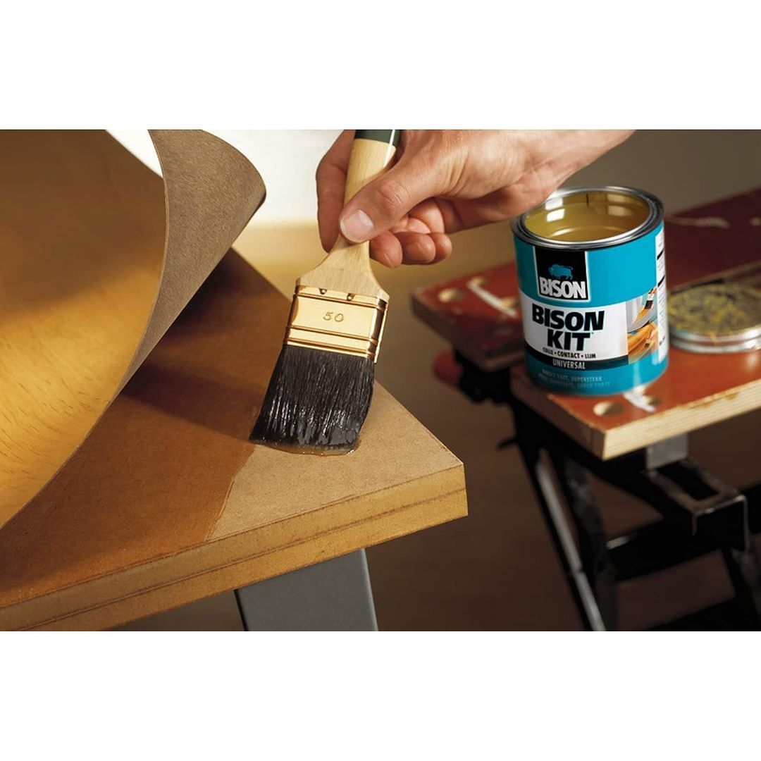 Bison Kit® 650 ml universal contact adhesive—neoprene-based, super‑strong and fast‑bonding for wood, metal, plastics, rubber, leather, cork, canvas. Moisture and frost resistant, works from –40 °C to +70 °C. Ideal for immediate, heavy-duty repairs and DIY projects.

