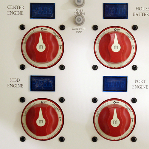 Blue Sea Model 6007 marine-grade battery selector switch featuring a rotary knob for selecting Battery 1, Battery 2, Both, or Off. Rugged, corrosion-resistant construction ideal for boats and RVs. Smooth, reliable operation for dual-bank battery systems.

