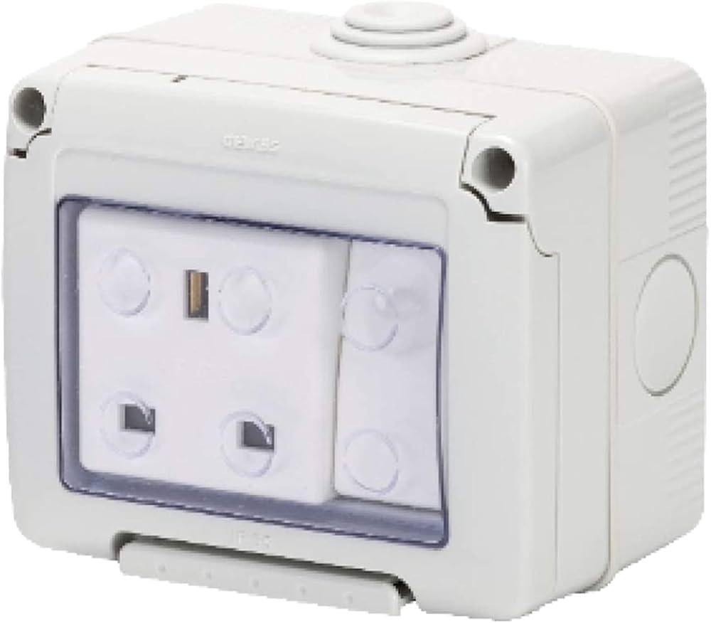 GEWISS 3G 1W SWITCH IP55 GW27855G – heavy-duty triple gang one-way switch with IP55 protection. Ideal for marine and outdoor environments where dust and water resistance is required. Easy installation and long-term performance. Available at Rimal Marine.

