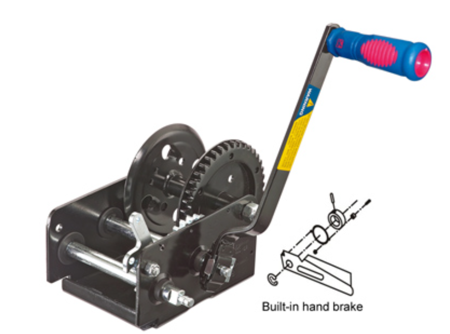 heavy-duty trailer winch with black powder-coated finish for corrosion resistance, ideal for boat and utility trailers, features reinforced gear system and strong hand crank for reliable towing, loading, and secure load control in marine and outdoor environments

